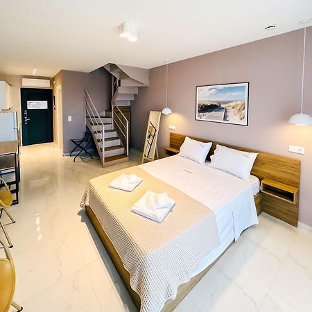 Апарт отель Sithonian Sunset Luxury - Nikiti Cozy Getaways Экстерьер фото