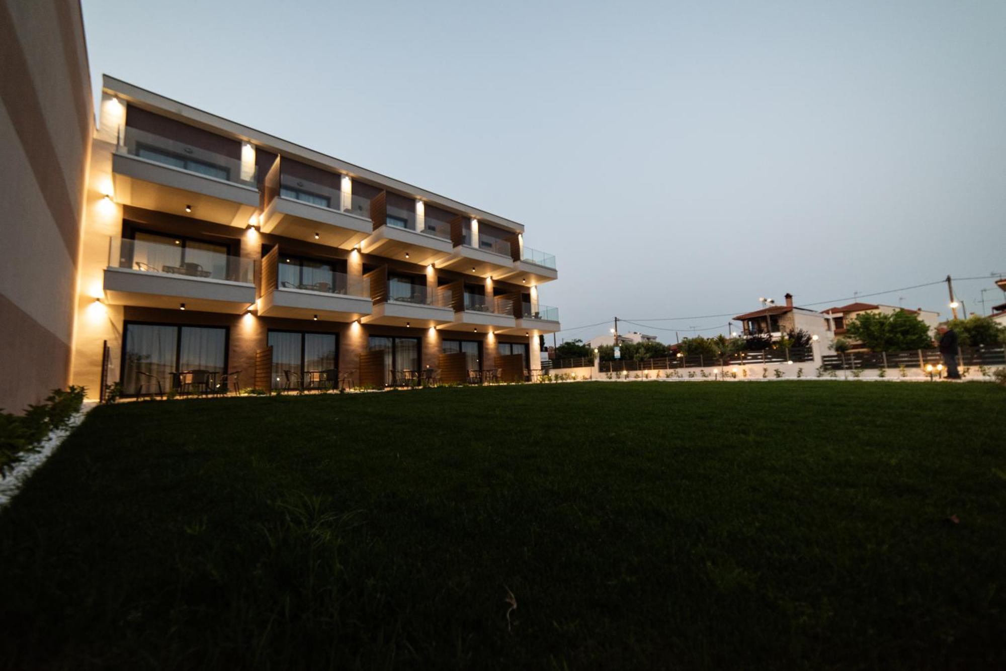 Апарт отель Sithonian Sunset Luxury - Nikiti Cozy Getaways Экстерьер фото