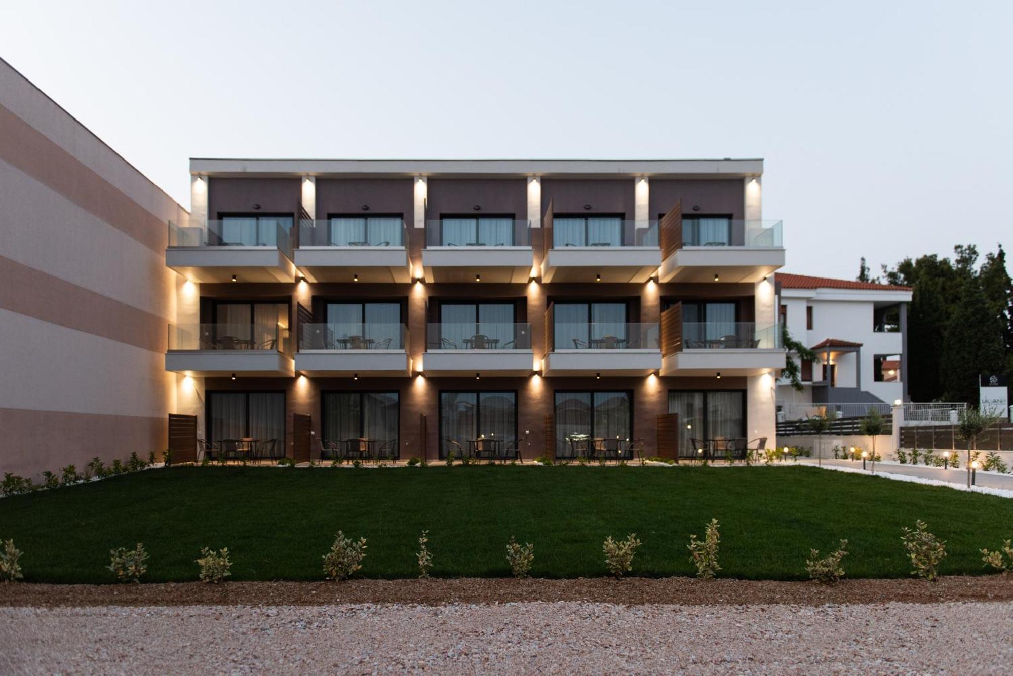 Апарт отель Sithonian Sunset Luxury - Nikiti Cozy Getaways Экстерьер фото