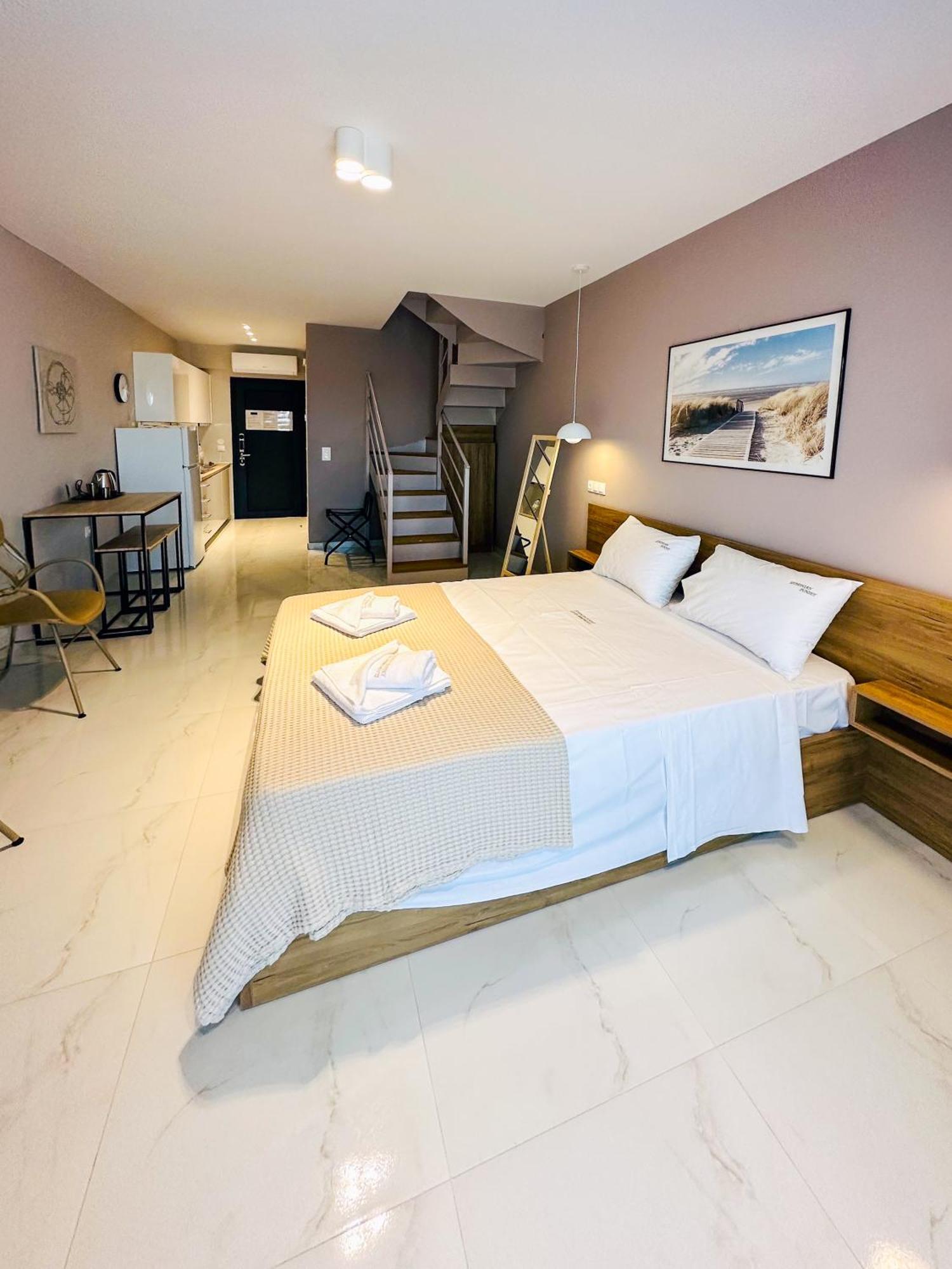 Апарт отель Sithonian Sunset Luxury - Nikiti Cozy Getaways Экстерьер фото